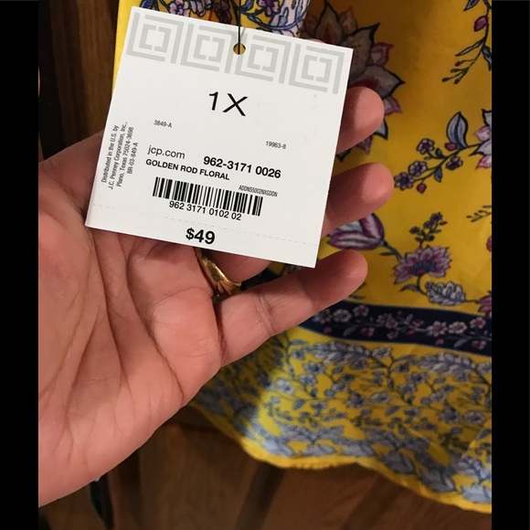 NWT Liz Claiborne super soft yellow top ,Size 1x - Picture 5 of 5